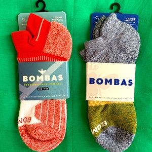 Two pairs NWT bombas size large ankle socks.